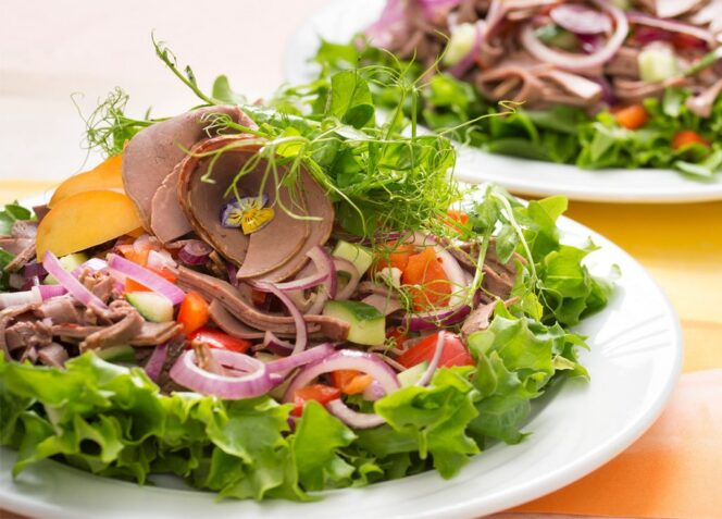 Paahtopaistisalaatti