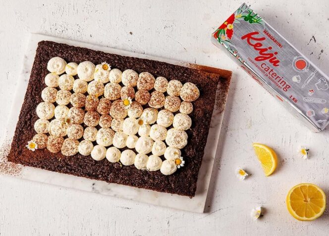 Vegaaninen suklaakakkupelti ja sitruunakreemi